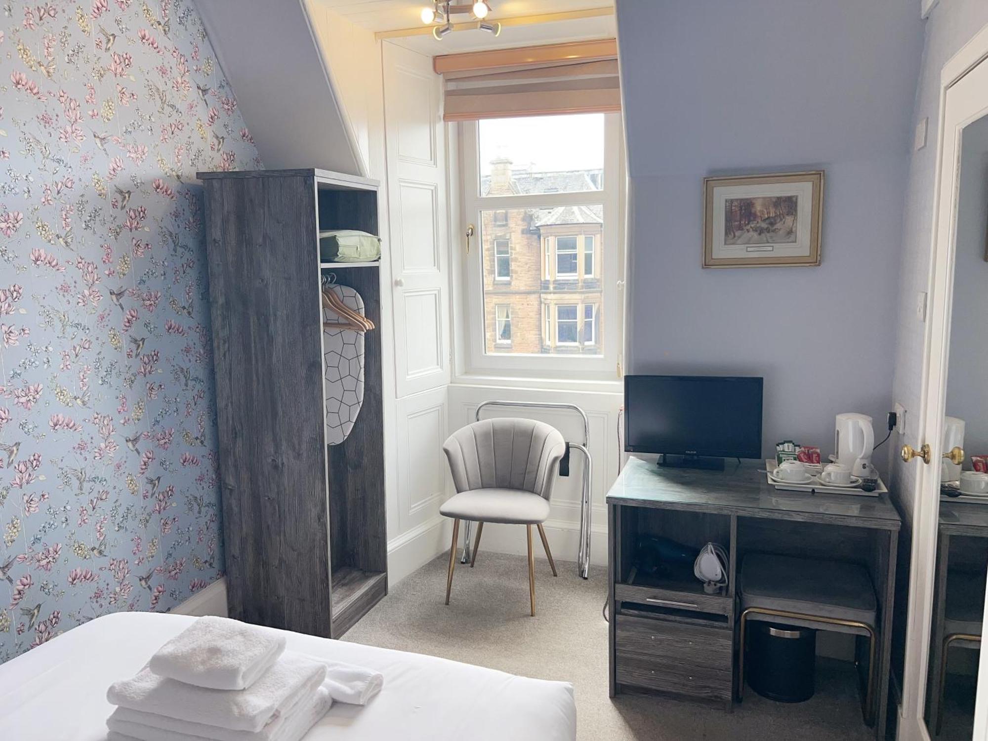 Alexander Guest House — Photos 1